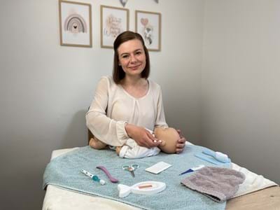 Die erfahrene Familien-, Gesundheits- und Kinderkrankenpflegerin Nancy Moleda gibt Tipps und Anregungen für das erste Lebenshalbjahr mit einem Baby.
